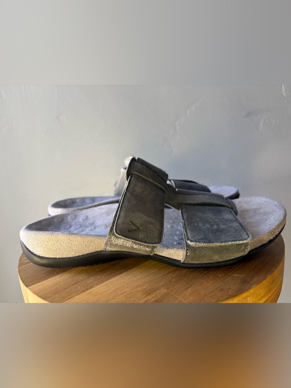 Vionic Gray Riley Slide Sandals ~ Size 6.5 - Picture 7 of 10